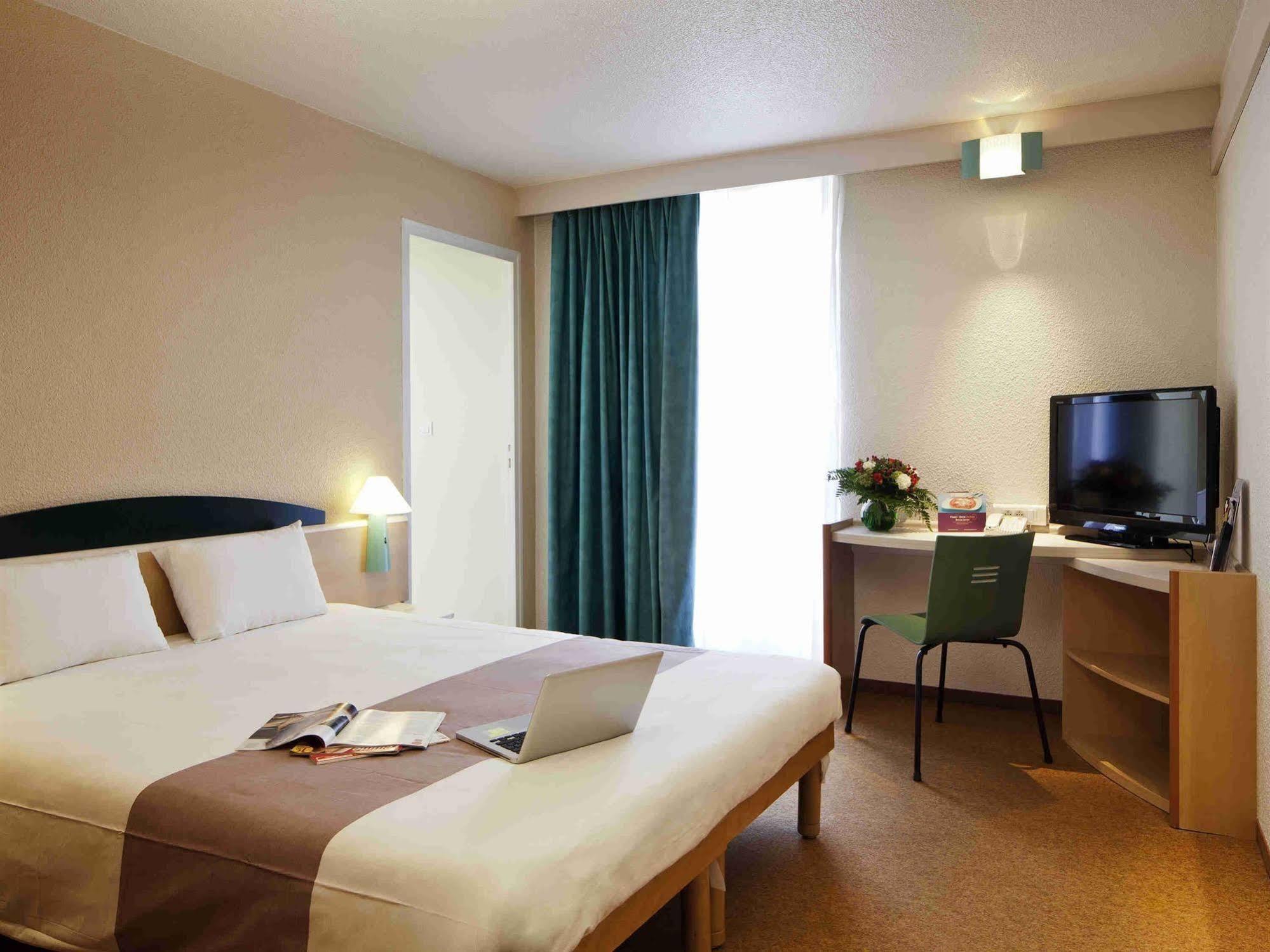 Ibis Styles Dinan Centre Ville Екстер'єр фото
